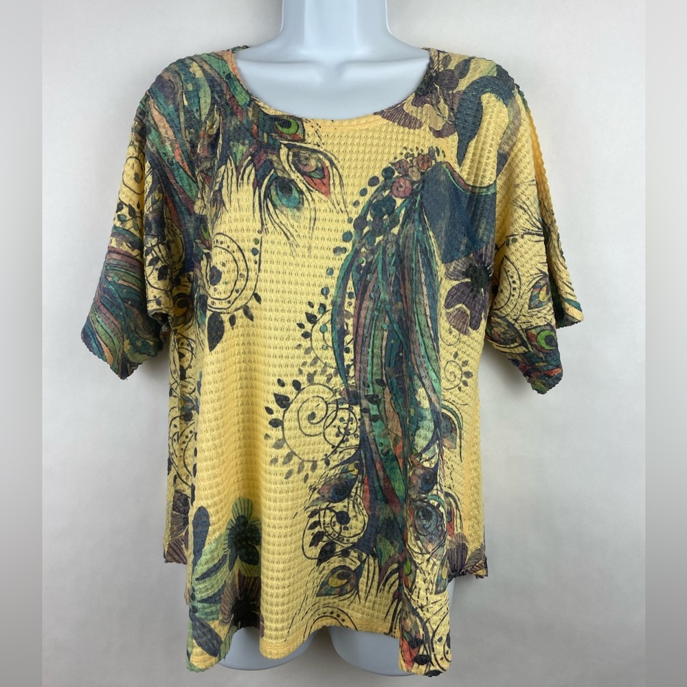 *NWT* Abstract Peacock Dimple Weave Top